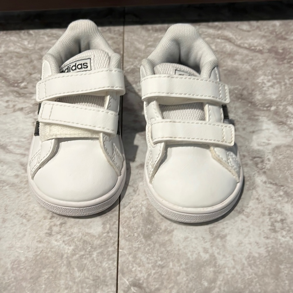 Adorable adidas shoes